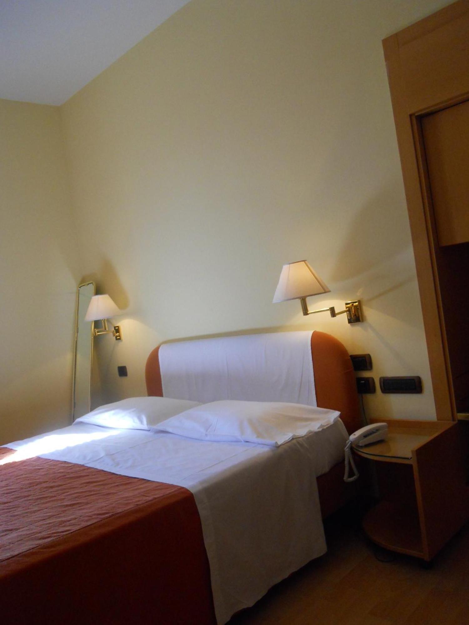 Albergo Italia Urbino Dış mekan fotoğraf