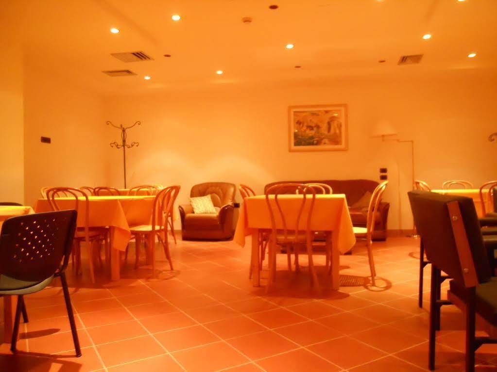 Albergo Italia Urbino Dış mekan fotoğraf